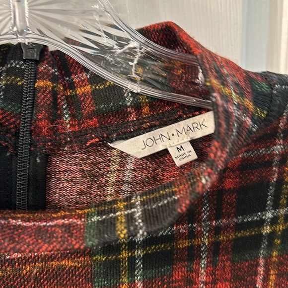 John Mark Red Green Plaid Mock Neck Swing Top SZ M - Picture 2 of 6